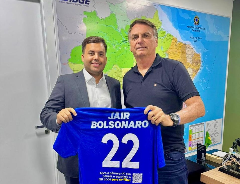 Pré-candidato a prefeito de Piúma, Kauê Olioveira e o ex-presidente Bolsonaro